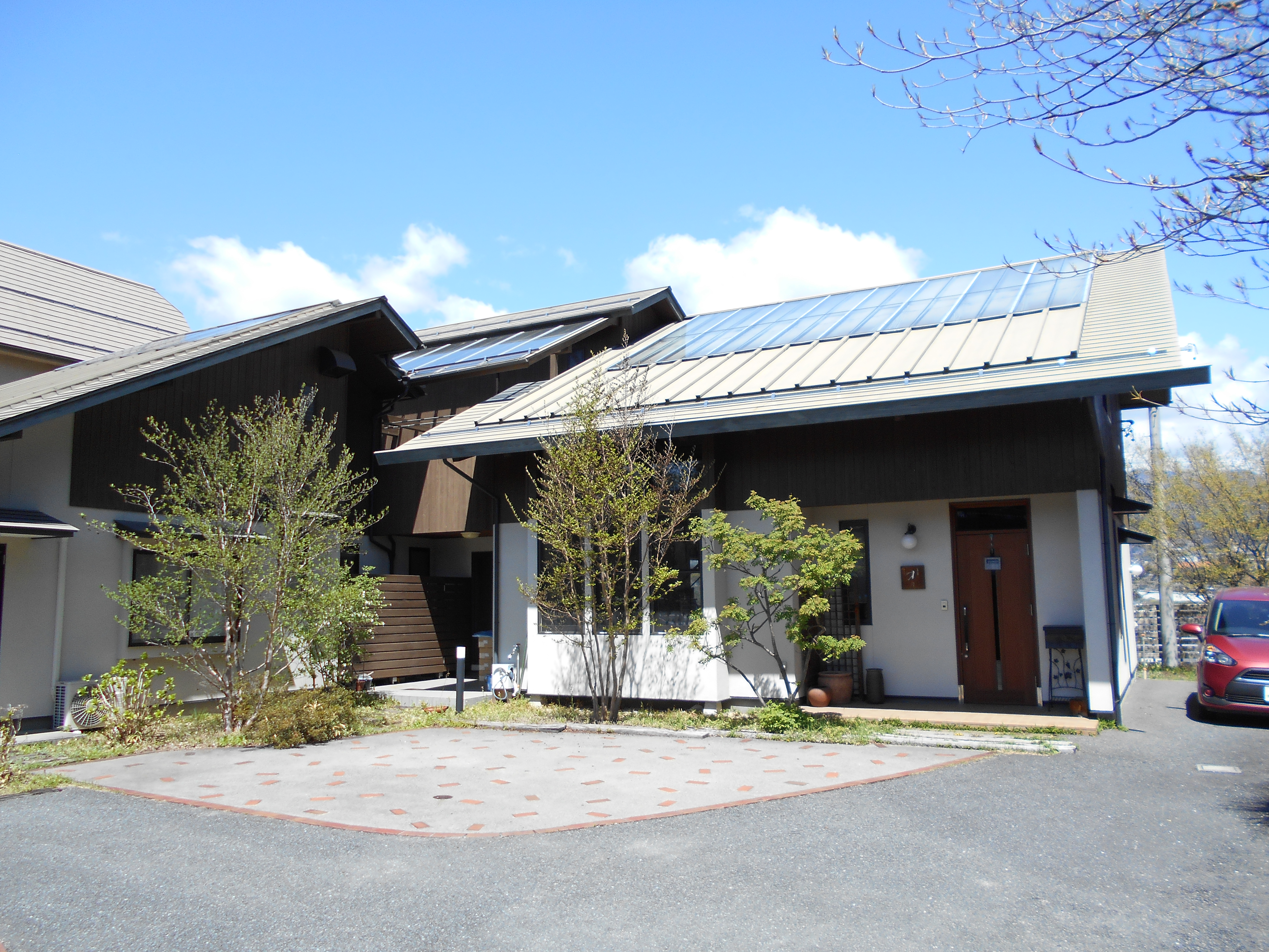 やわらかな光が差し込む木の住まい